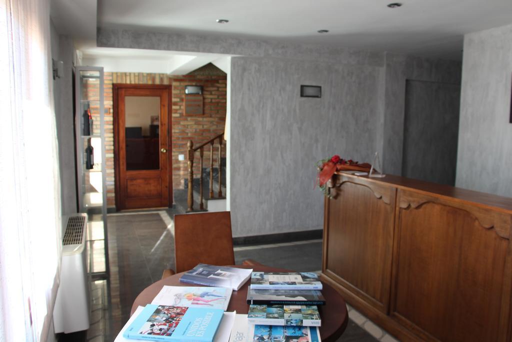 Aparthotel Tres Caminos El Grado Exterior foto